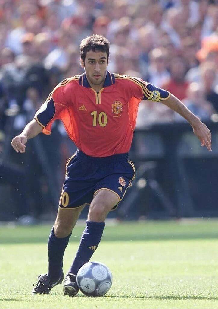 RAÚL GONZÁLEZ — Spagna